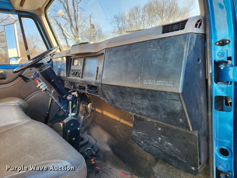 image for item KT9480 1998 International 4700  dump flatbed truck