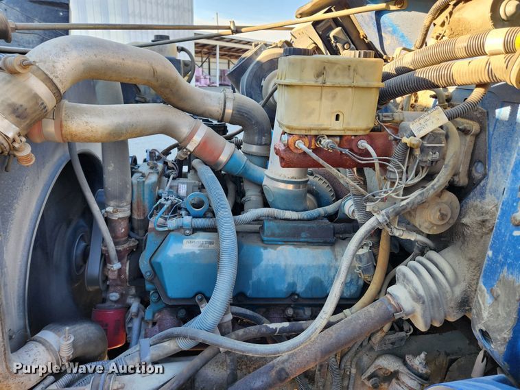 image for item KT9480 1998 International 4700  dump flatbed truck