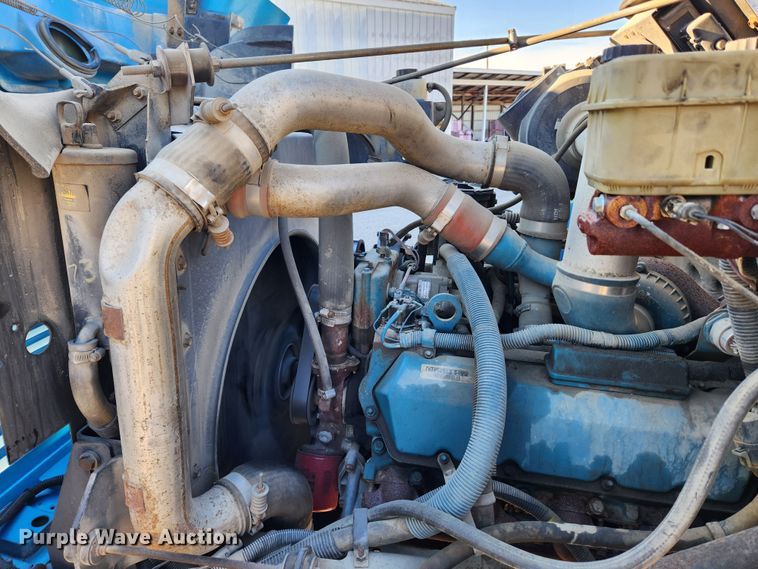 image for item KT9480 1998 International 4700  dump flatbed truck