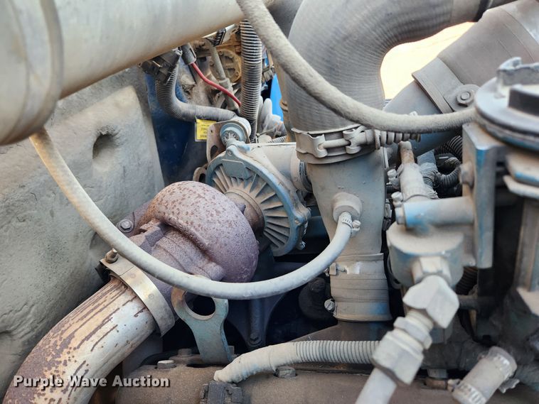 image for item KT9480 1998 International 4700  dump flatbed truck