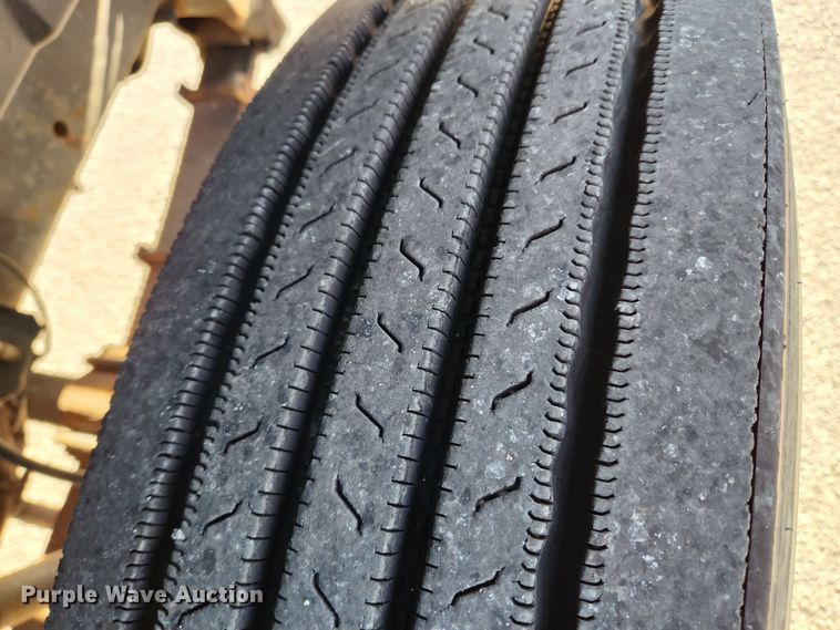 image for item KT9480 1998 International 4700  dump flatbed truck