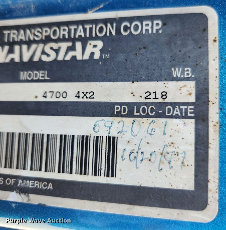 image for item KT9480 1998 International 4700  dump flatbed truck