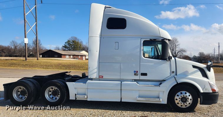 image for item KT9503 2016 Volvo VNL  semi truck