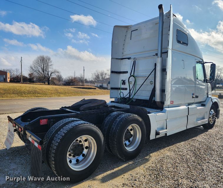 image for item KT9503 2016 Volvo VNL  semi truck