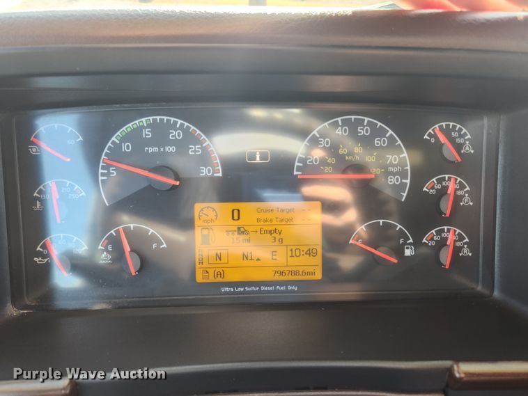 image for item KT9503 2016 Volvo VNL  semi truck