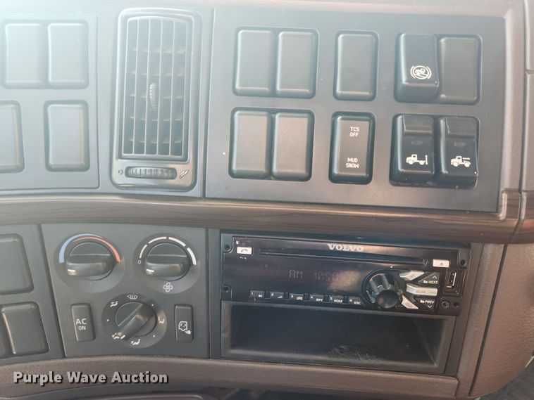 image for item KT9503 2016 Volvo VNL  semi truck