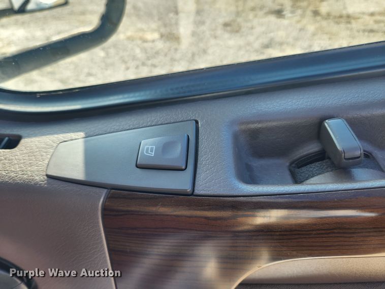 image for item KT9503 2016 Volvo VNL  semi truck