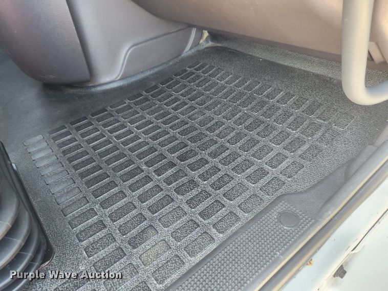 image for item KT9503 2016 Volvo VNL  semi truck