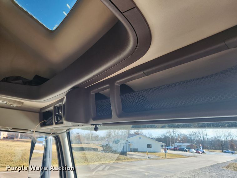 image for item KT9503 2016 Volvo VNL  semi truck