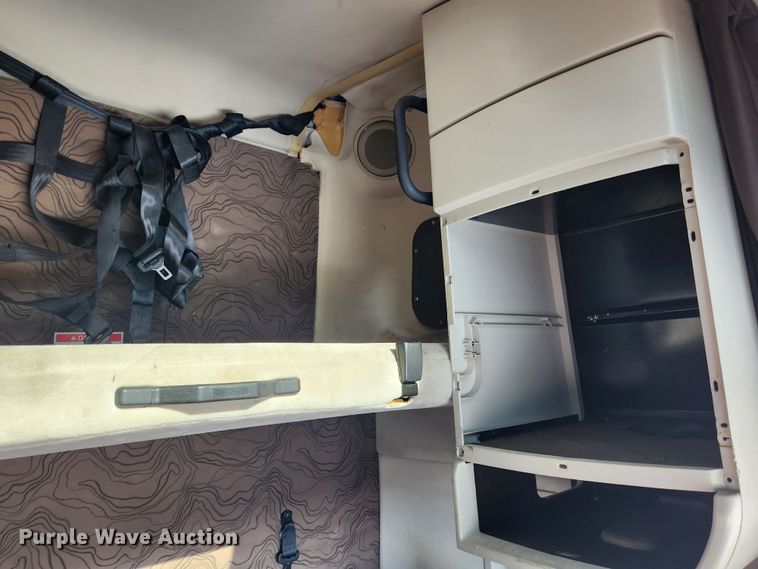 image for item KT9503 2016 Volvo VNL  semi truck