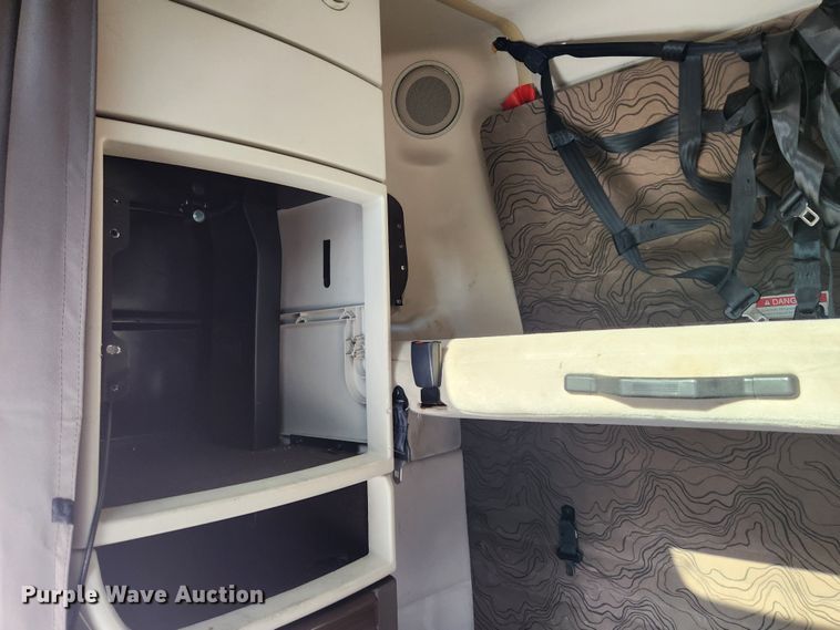 image for item KT9503 2016 Volvo VNL  semi truck