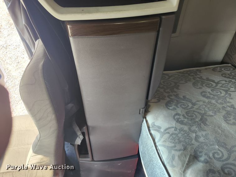 image for item KT9503 2016 Volvo VNL  semi truck