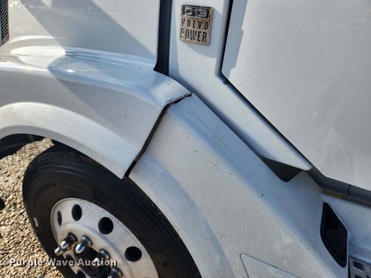 image for item KT9503 2016 Volvo VNL  semi truck