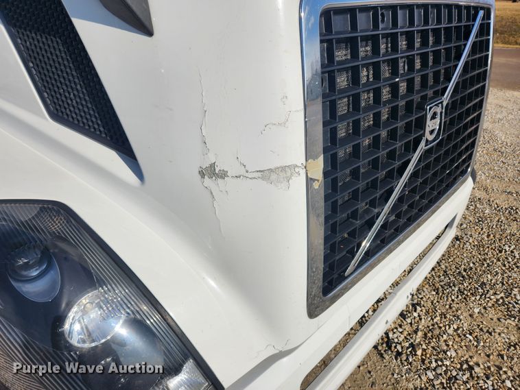 image for item KT9503 2016 Volvo VNL  semi truck