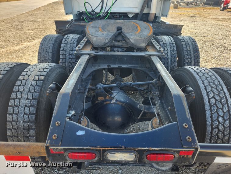 image for item KT9503 2016 Volvo VNL  semi truck