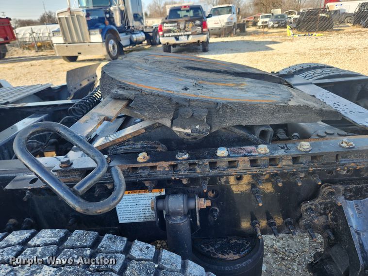 image for item KT9503 2016 Volvo VNL  semi truck