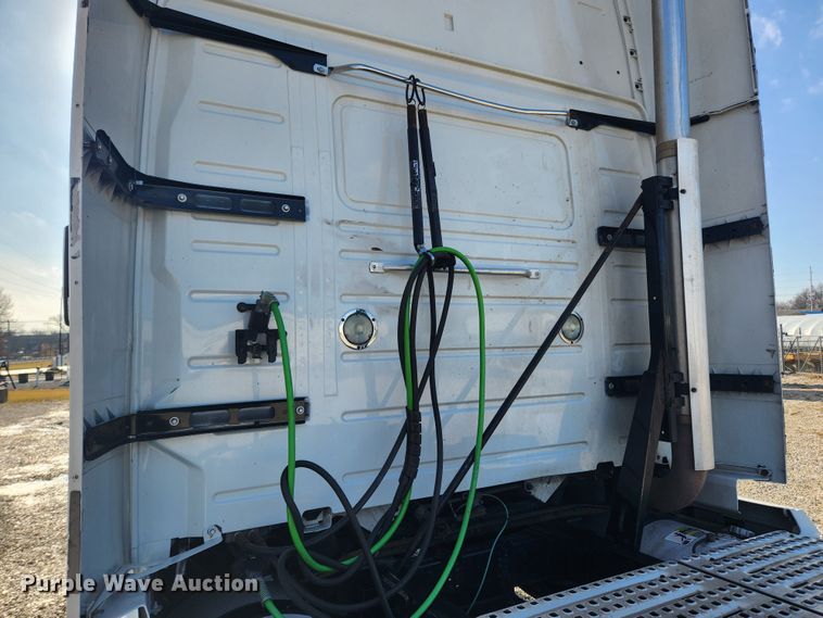 image for item KT9503 2016 Volvo VNL  semi truck