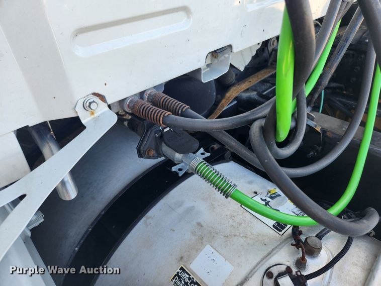 image for item KT9503 2016 Volvo VNL  semi truck