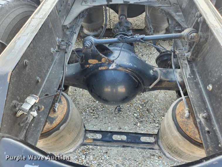 image for item KT9503 2016 Volvo VNL  semi truck