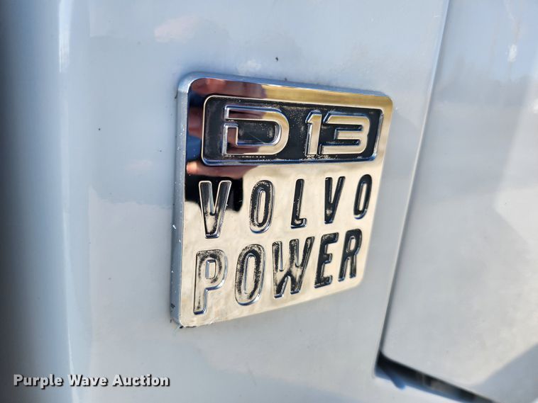 image for item KT9503 2016 Volvo VNL  semi truck