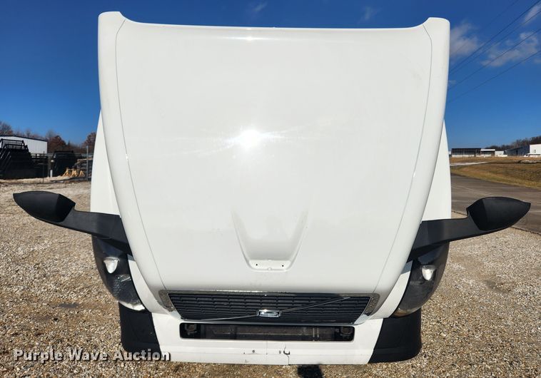 image for item KT9503 2016 Volvo VNL  semi truck