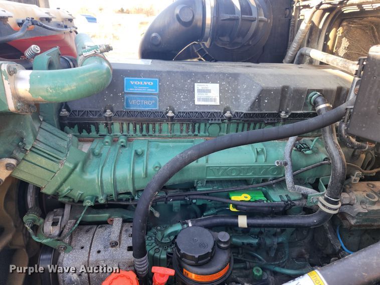 image for item KT9503 2016 Volvo VNL  semi truck