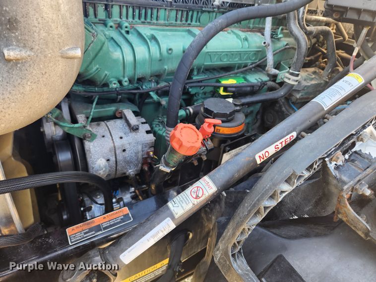 image for item KT9503 2016 Volvo VNL  semi truck