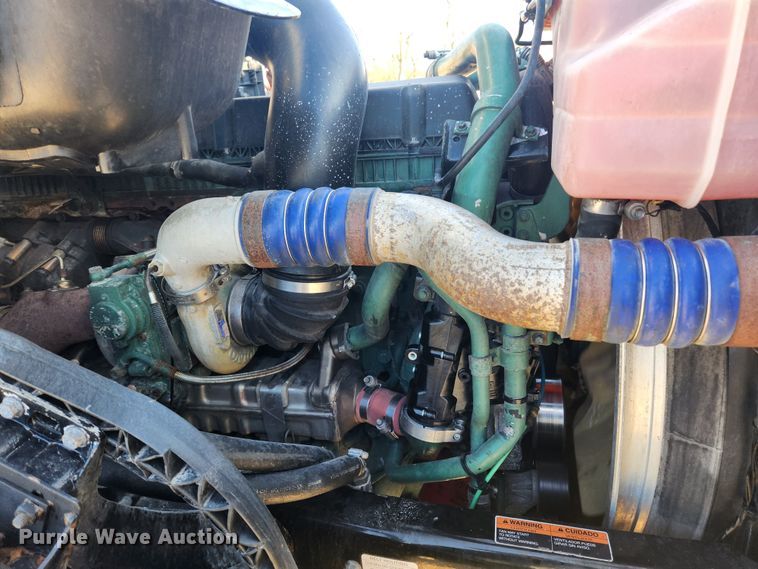 image for item KT9503 2016 Volvo VNL  semi truck