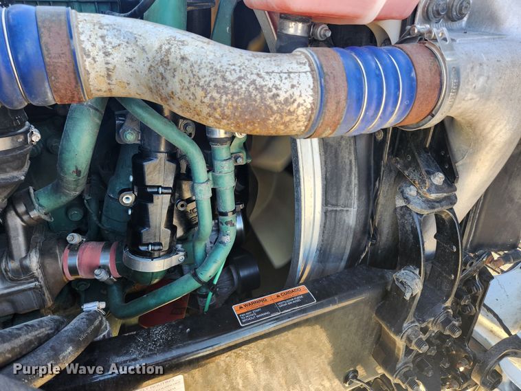 image for item KT9503 2016 Volvo VNL  semi truck