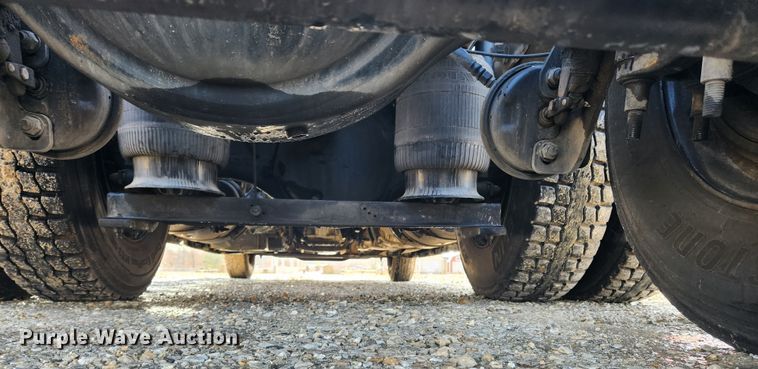 image for item KT9503 2016 Volvo VNL  semi truck