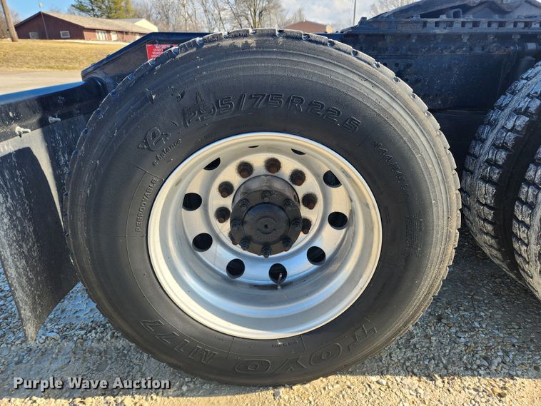 image for item KT9503 2016 Volvo VNL  semi truck