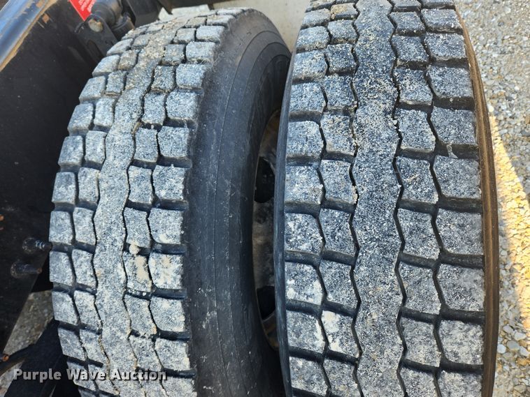 image for item KT9503 2016 Volvo VNL  semi truck