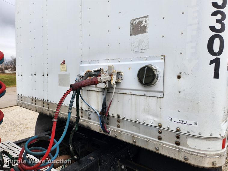 image for item KT9514 2005 Wabash  dry van trailer