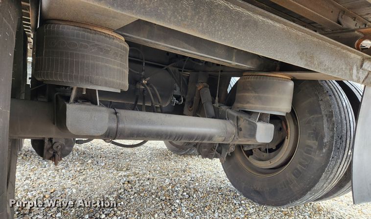 image for item KT9514 2005 Wabash  dry van trailer