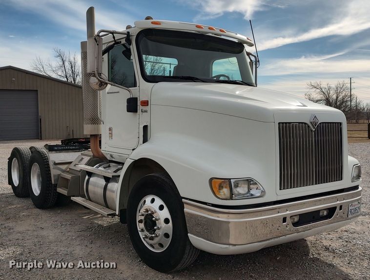 image for item LA9288 2006 International 9200i  semi truck