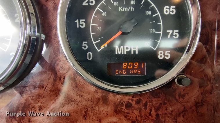 image for item LA9288 2006 International 9200i  semi truck