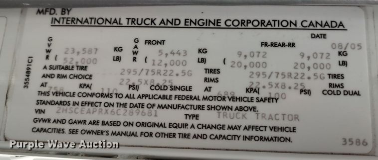 image for item LA9288 2006 International 9200i  semi truck