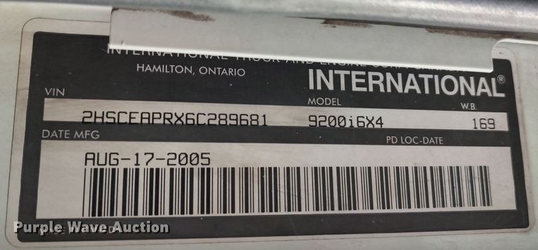 image for item LA9288 2006 International 9200i  semi truck