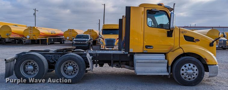image for item LP9149 2019 Peterbilt 579 semi truck