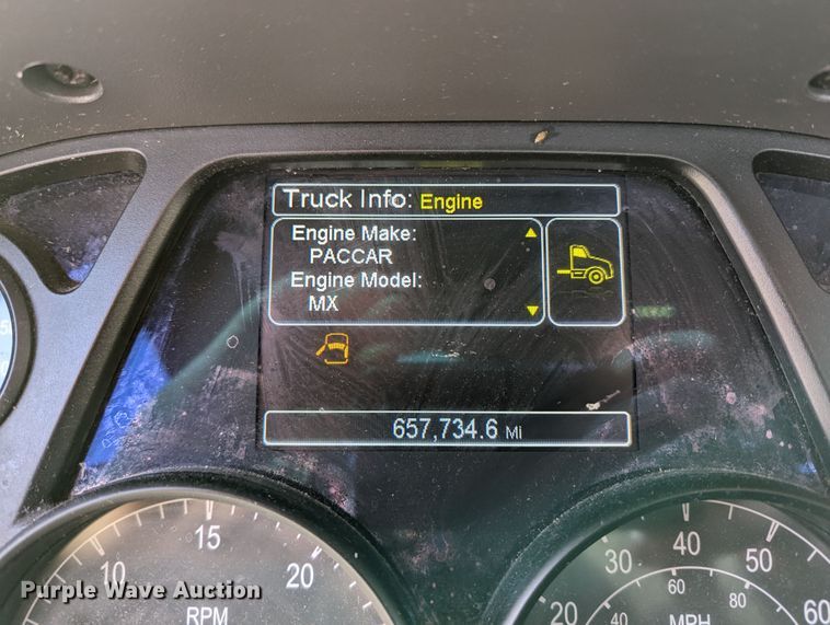 image for item LP9149 2019 Peterbilt 579 semi truck