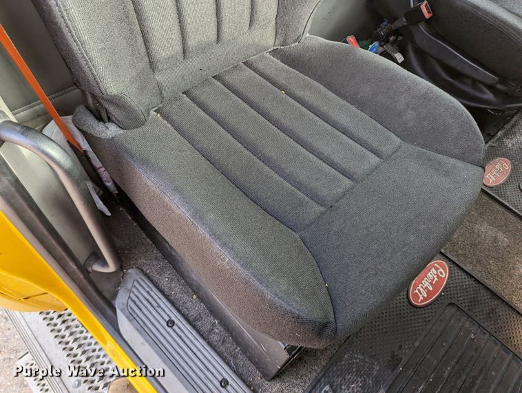 image for item LP9149 2019 Peterbilt 579 semi truck