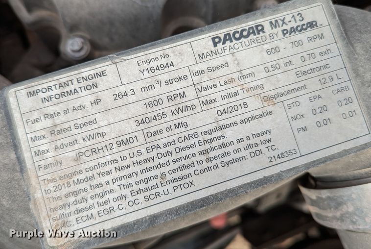 image for item LP9149 2019 Peterbilt 579 semi truck