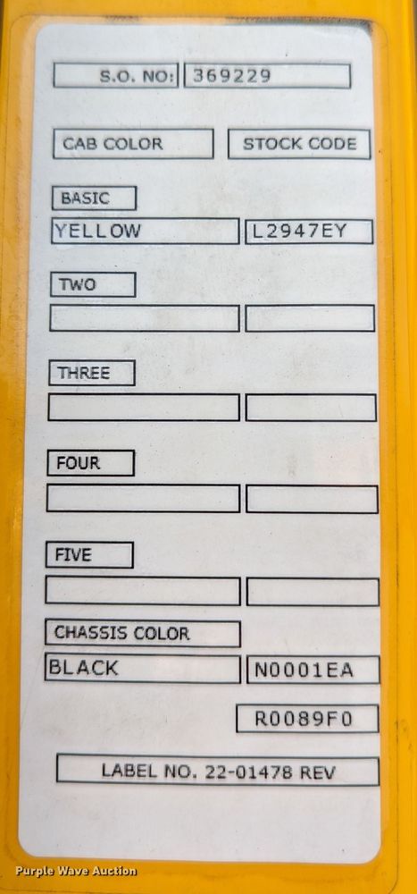 image for item LP9149 2019 Peterbilt 579 semi truck