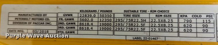 image for item LP9149 2019 Peterbilt 579 semi truck