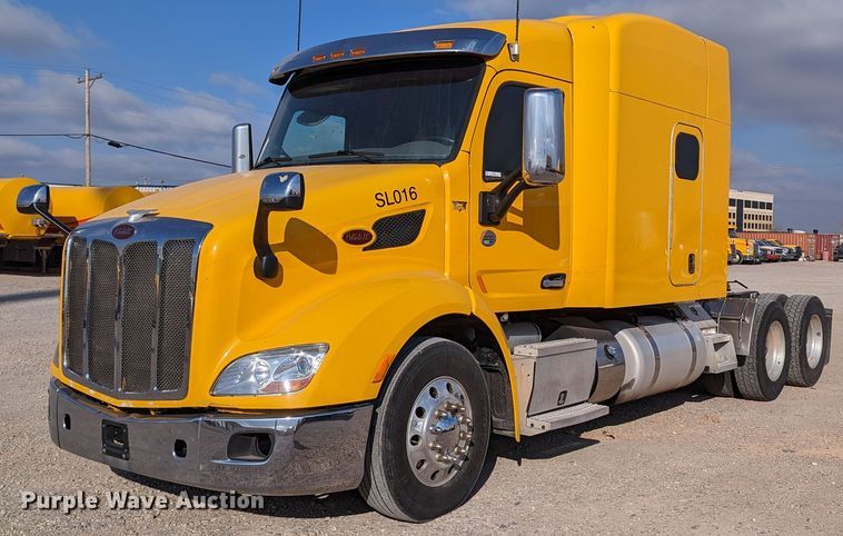 image for item LP9150 2017 Peterbilt 579 semi truck