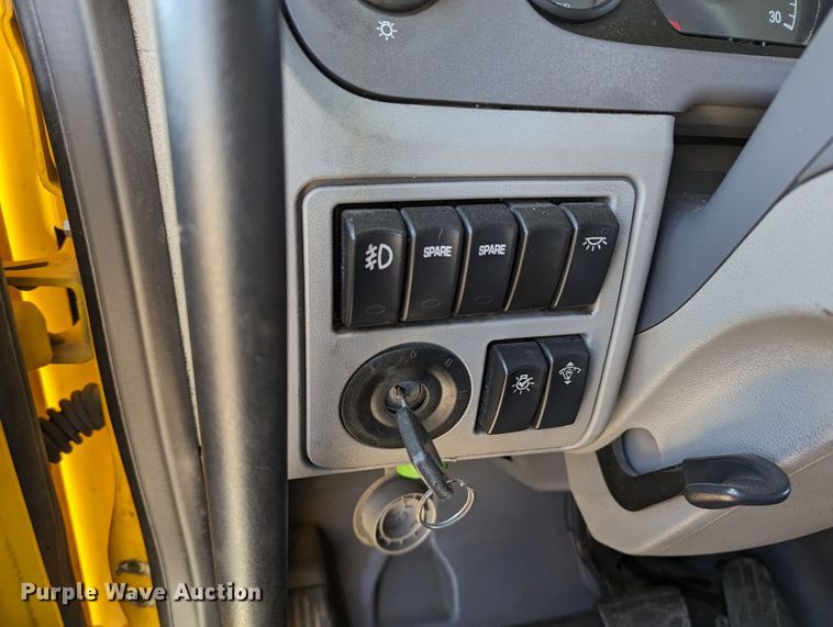 image for item LP9150 2017 Peterbilt 579 semi truck