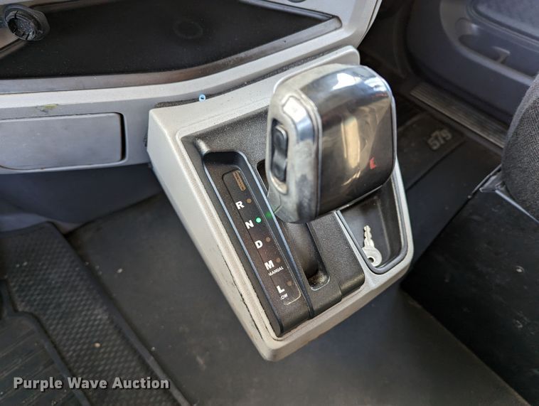 image for item LP9150 2017 Peterbilt 579 semi truck