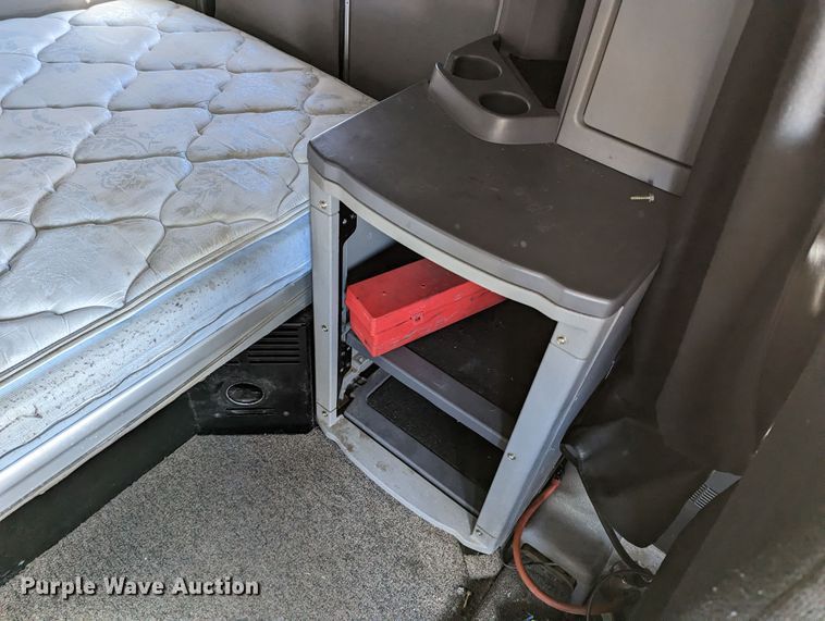 image for item LP9150 2017 Peterbilt 579 semi truck