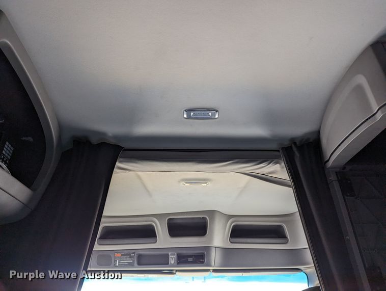 image for item LP9150 2017 Peterbilt 579 semi truck