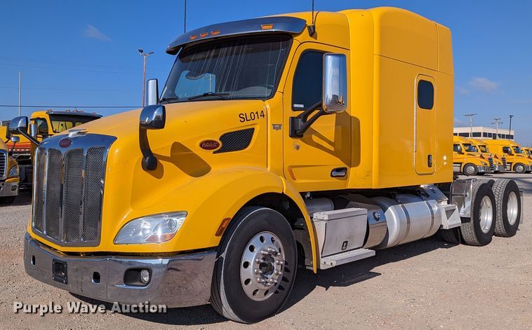 image for item LP9151 2016 Peterbilt 579 semi truck